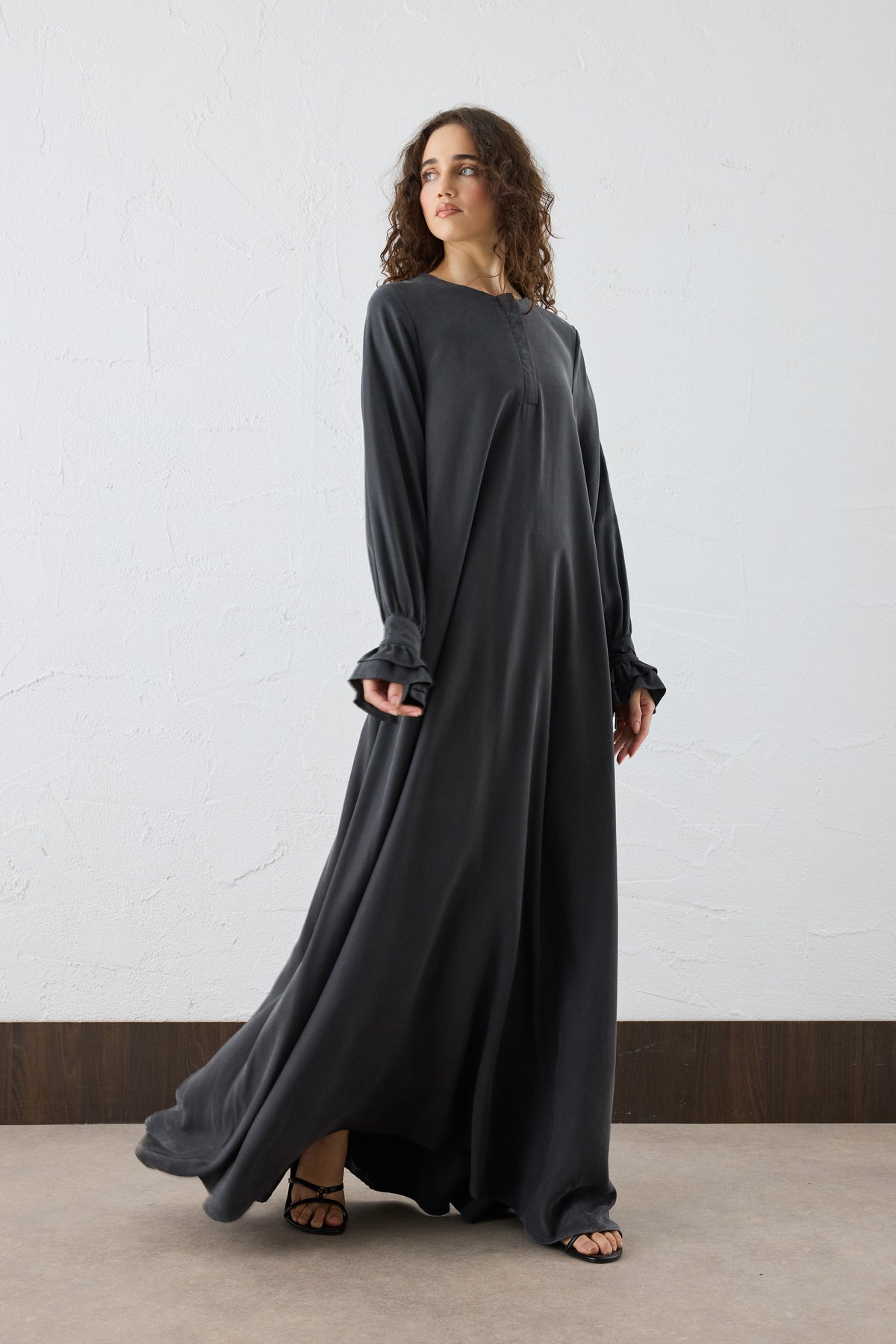 ELARA Silk Cupro Maxi Kleid