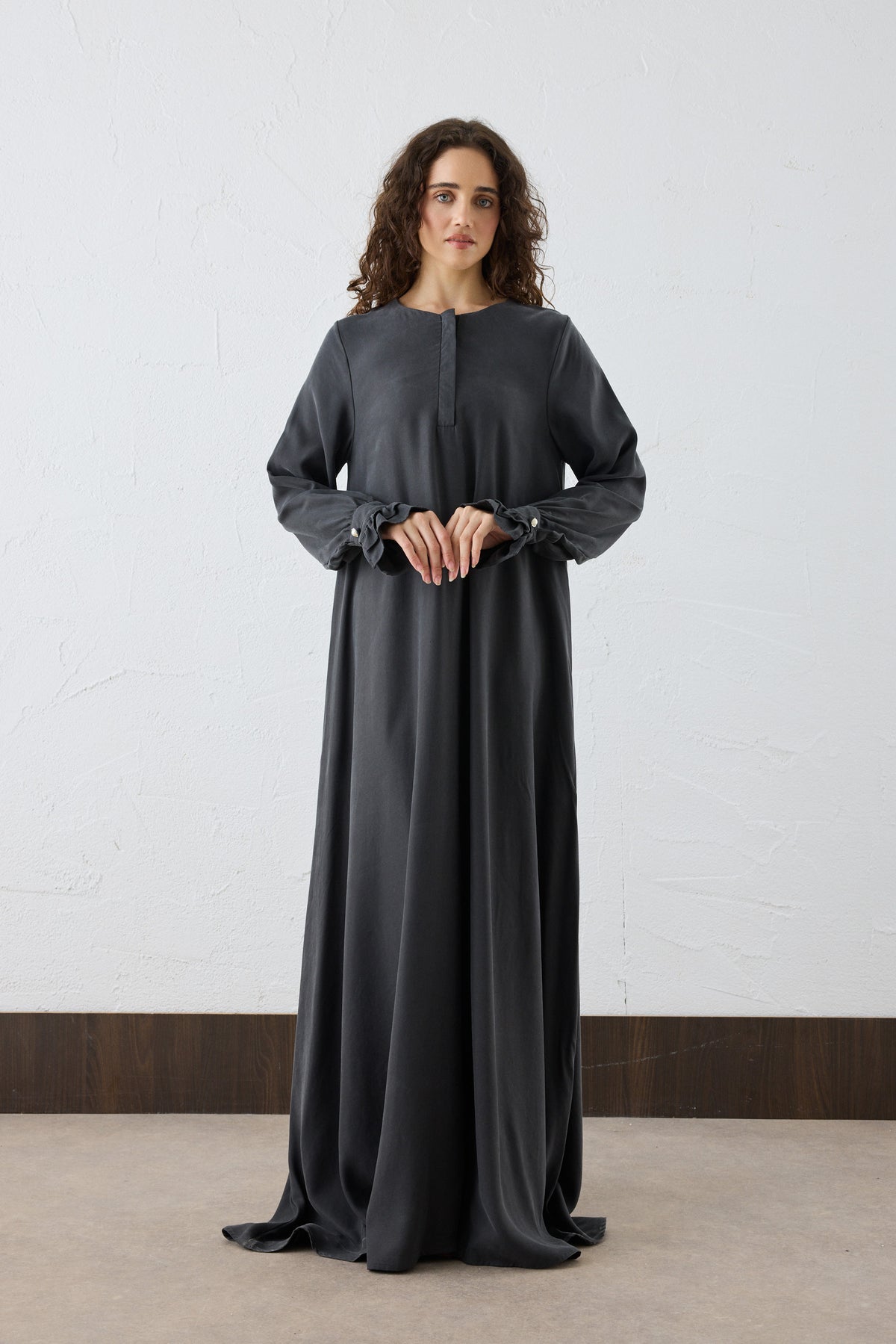 ELARA Silk Cupro Maxi Kleid