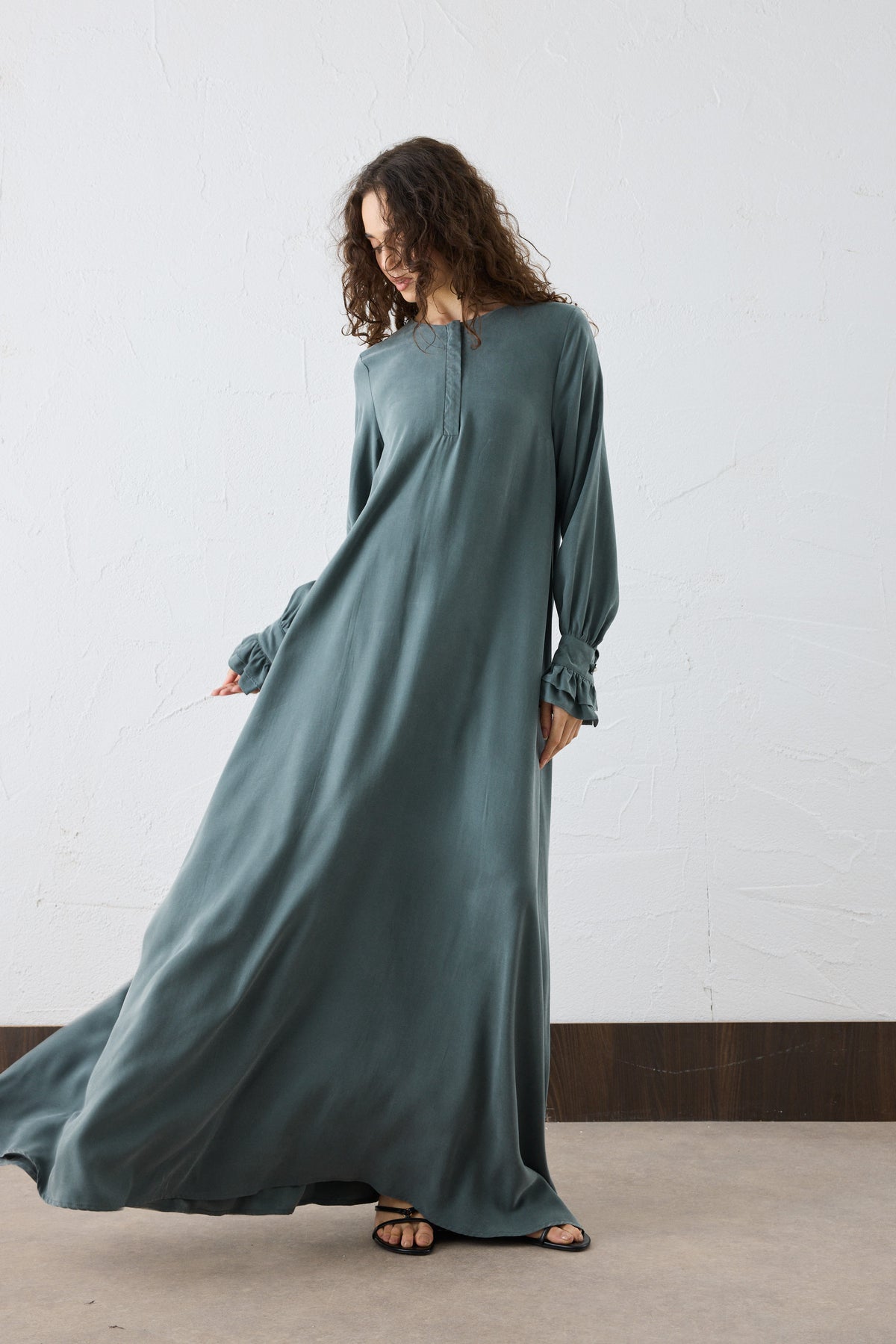 ELARA Silk Cupro Maxi Kleid