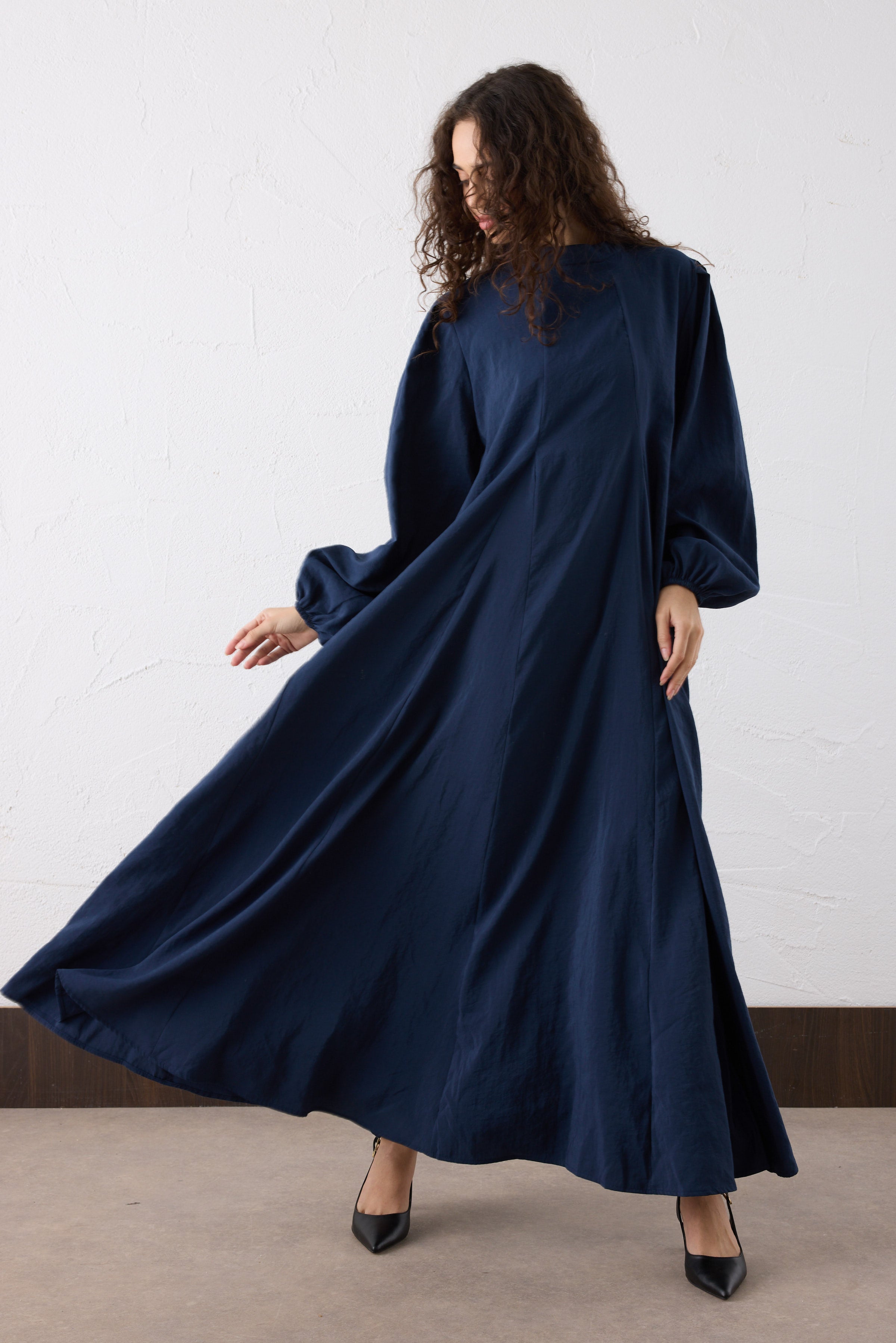 NOURA Crinkle Maxi Kleid