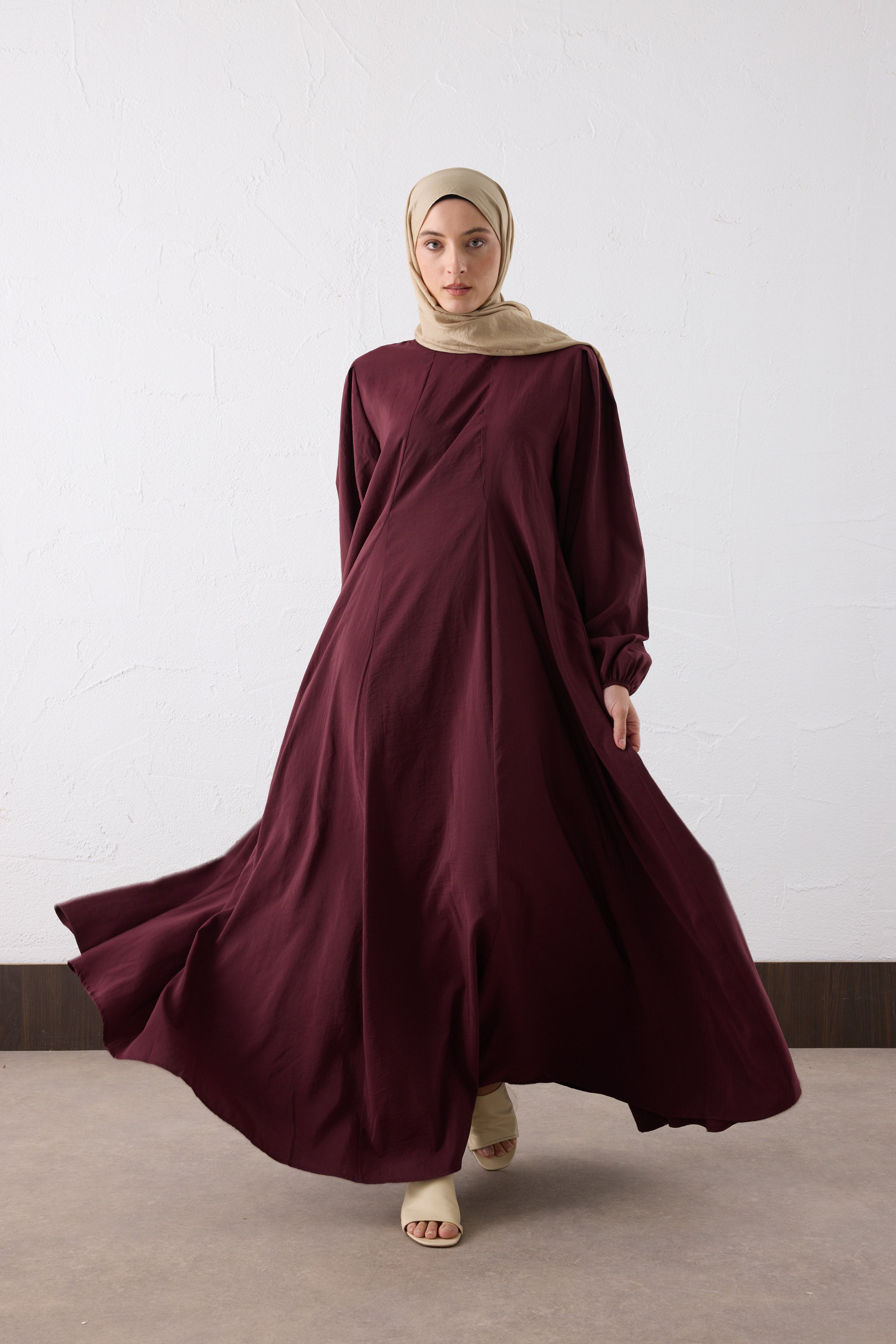 NOURA Crinkle Maxi Kleid