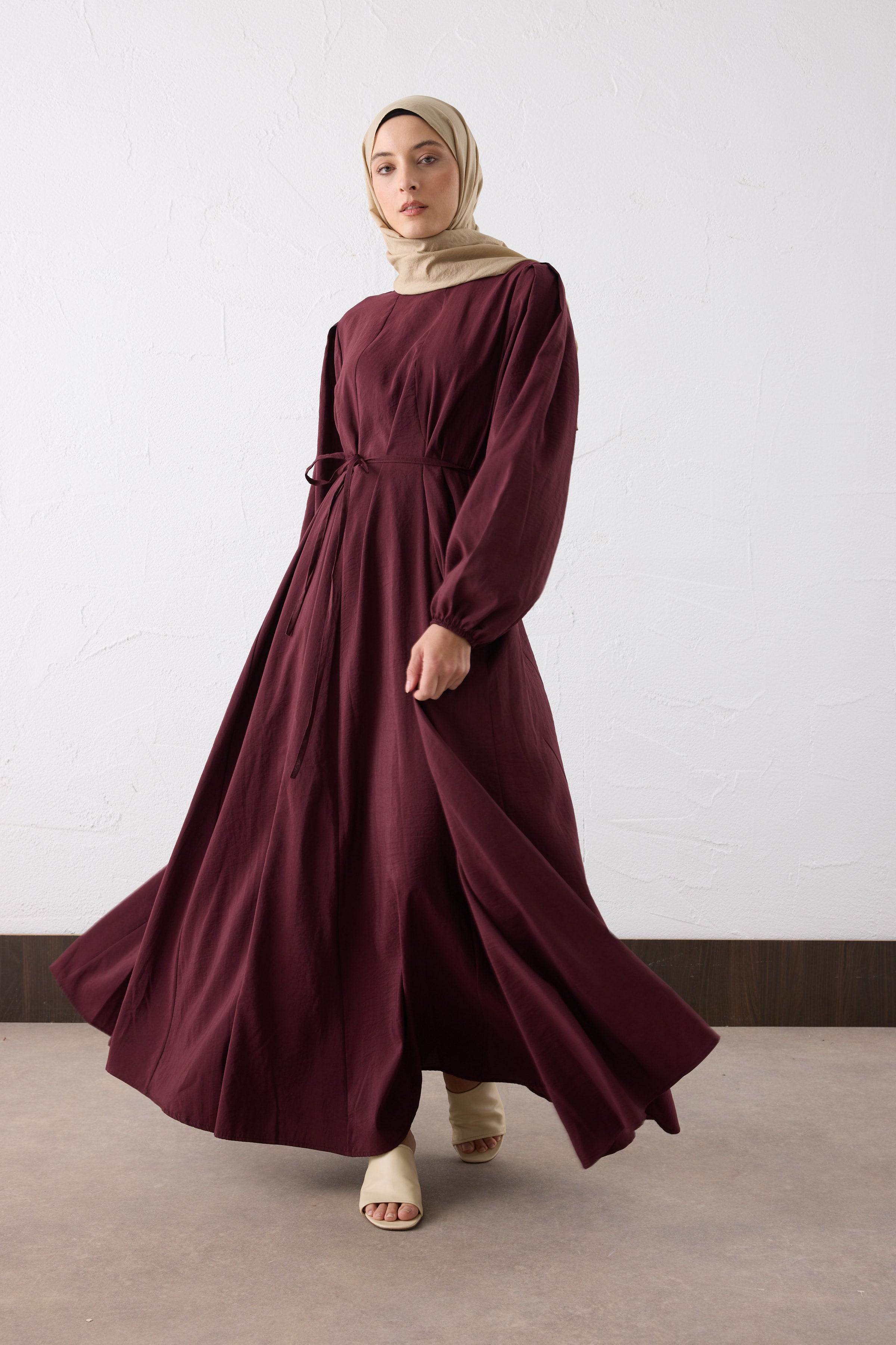 NOURA Crinkle Maxi Kleid