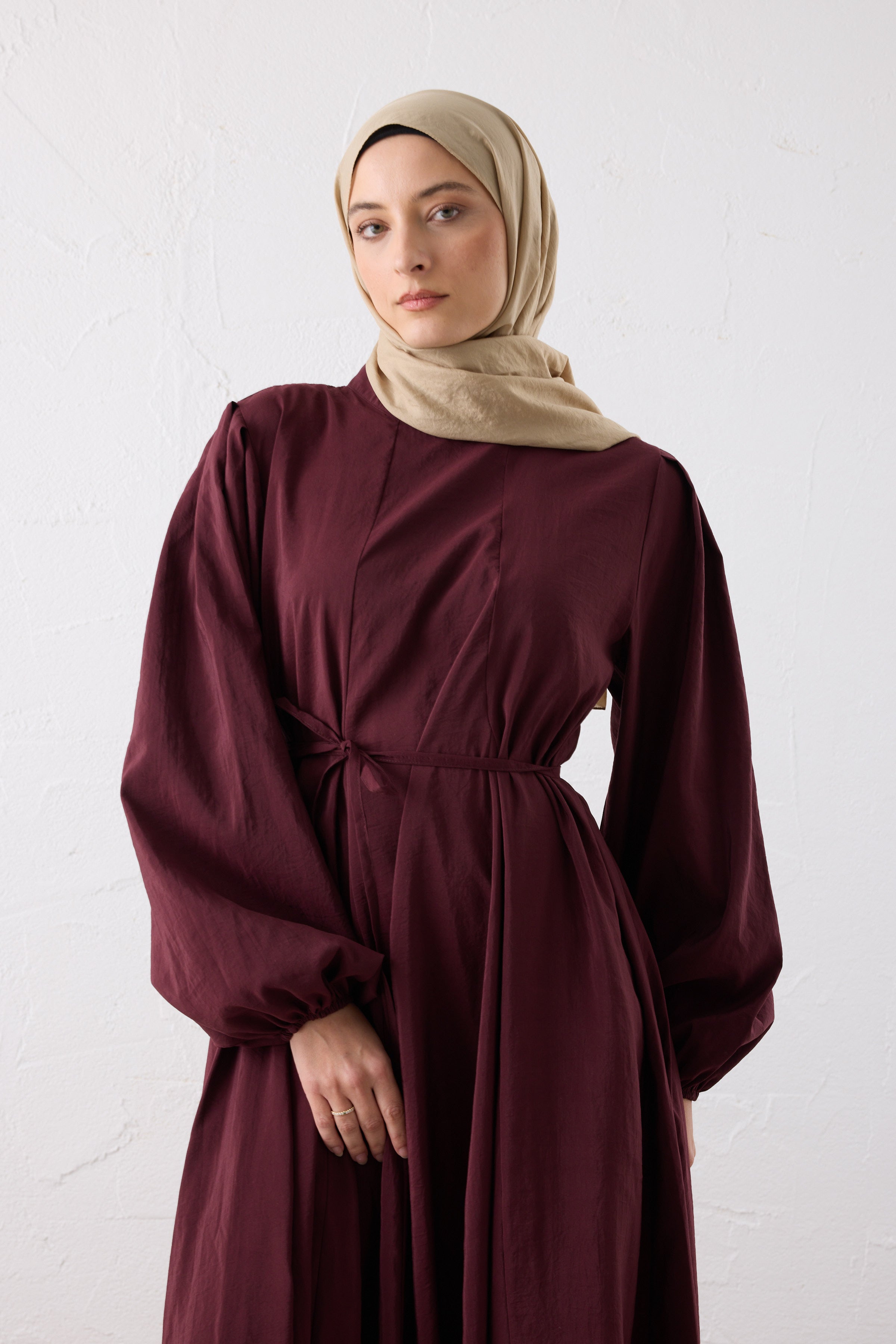 NOURA Crinkle Maxi Kleid