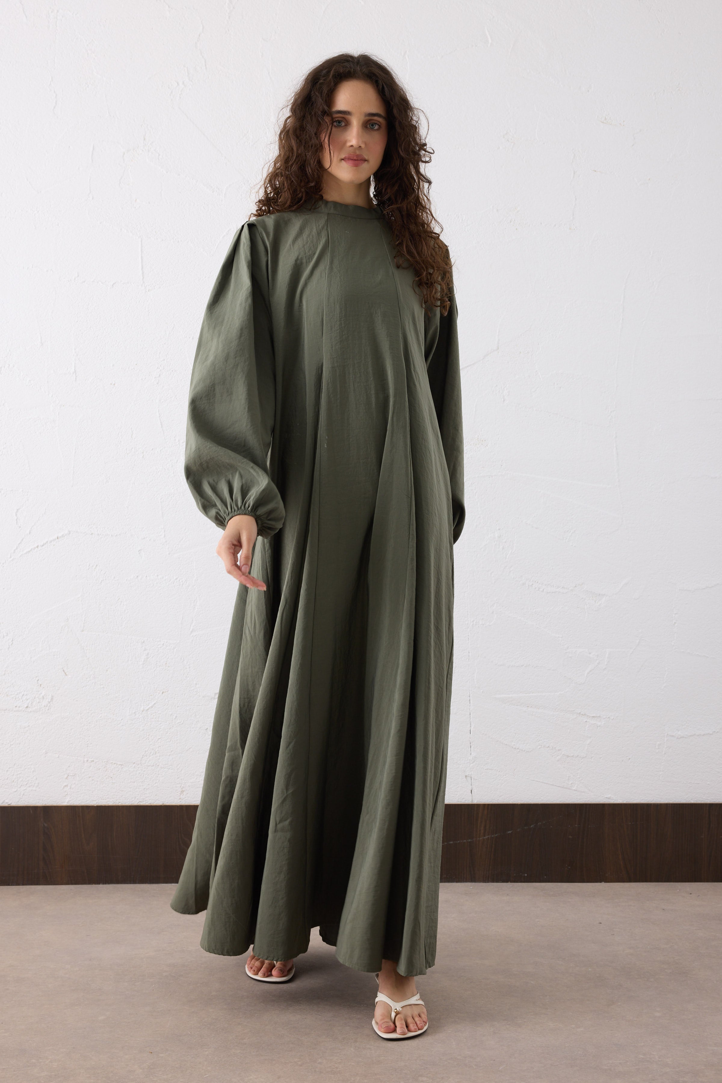 NOURA Crinkle Maxi Kleid