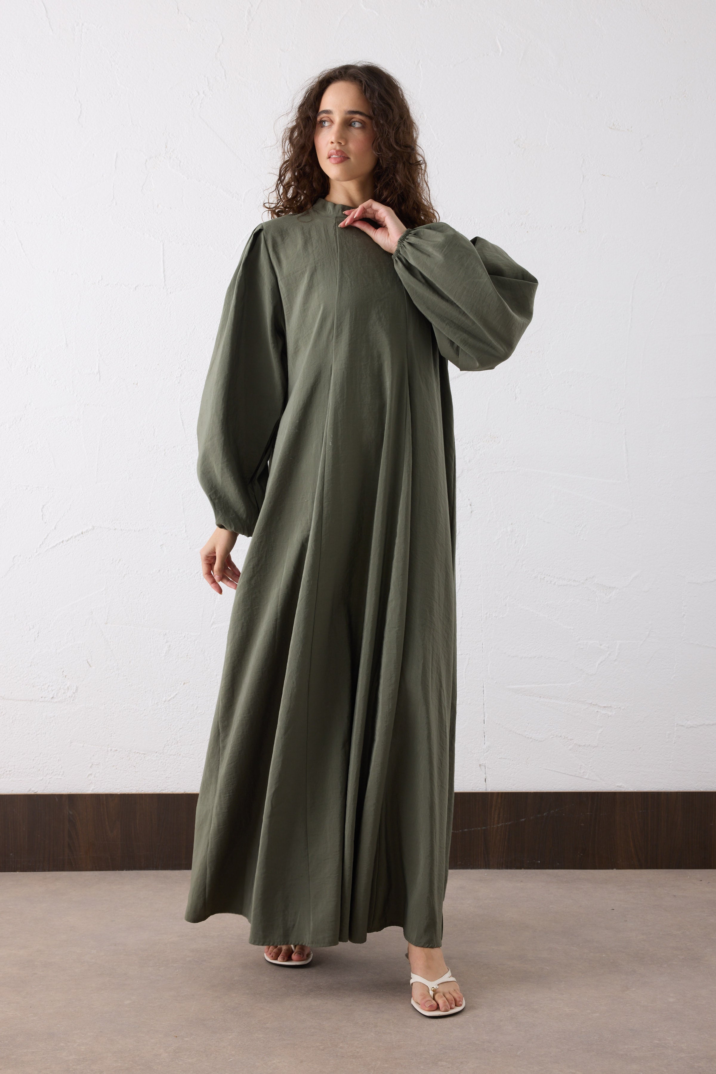 NOURA Crinkle Maxi Kleid