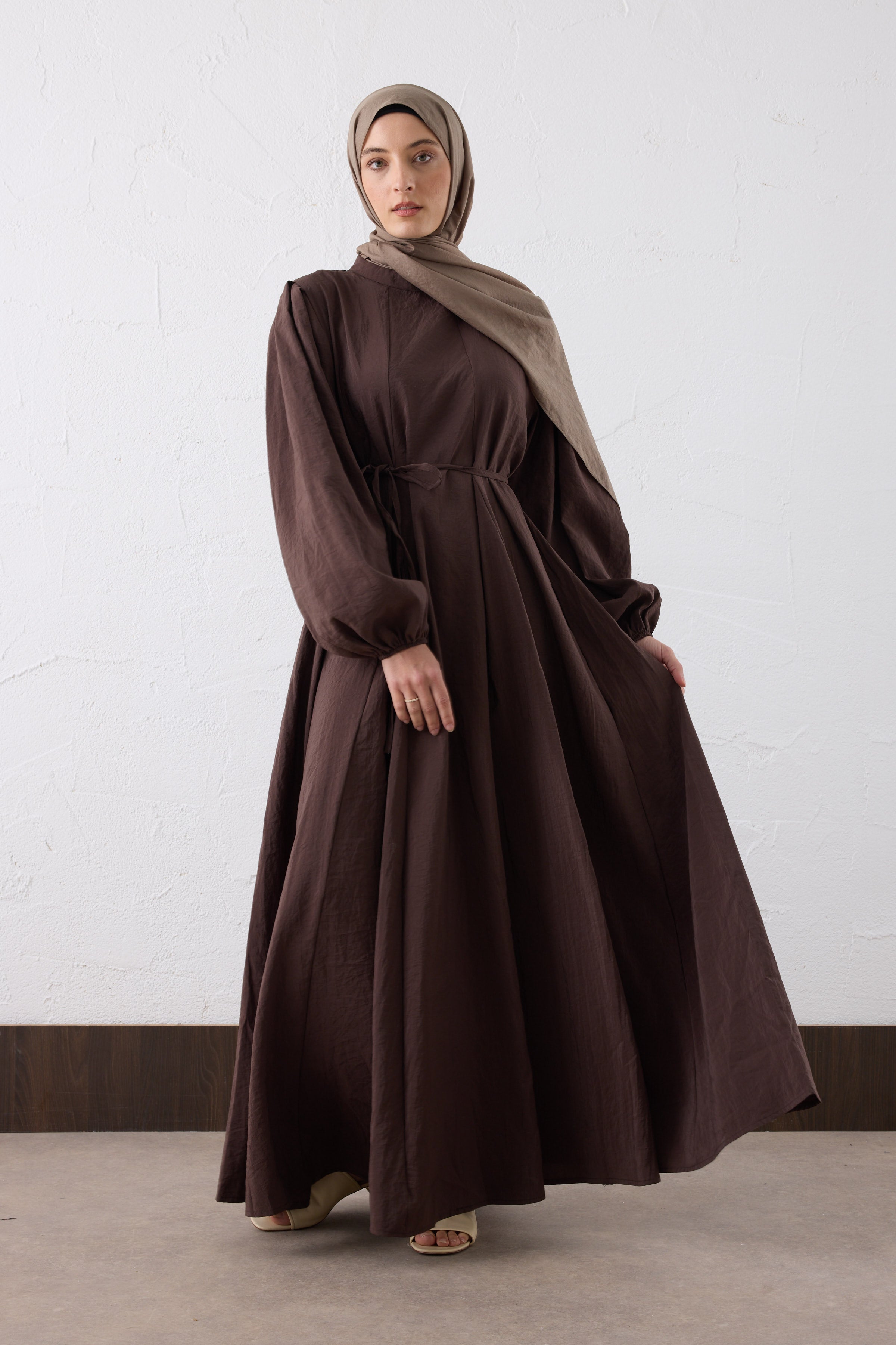 NOURA Crinkle Maxi Kleid