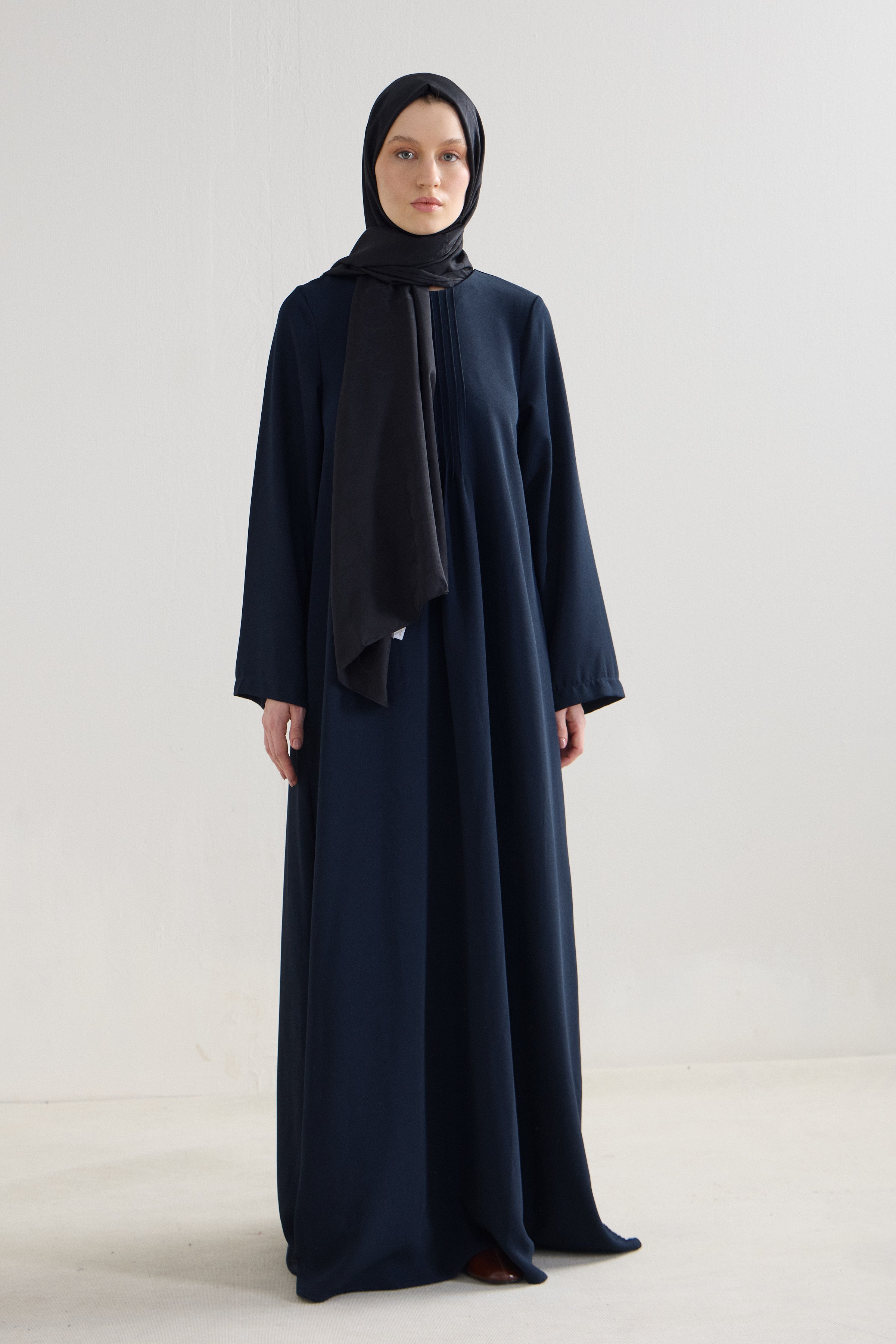 Serene Krep Maxikleid