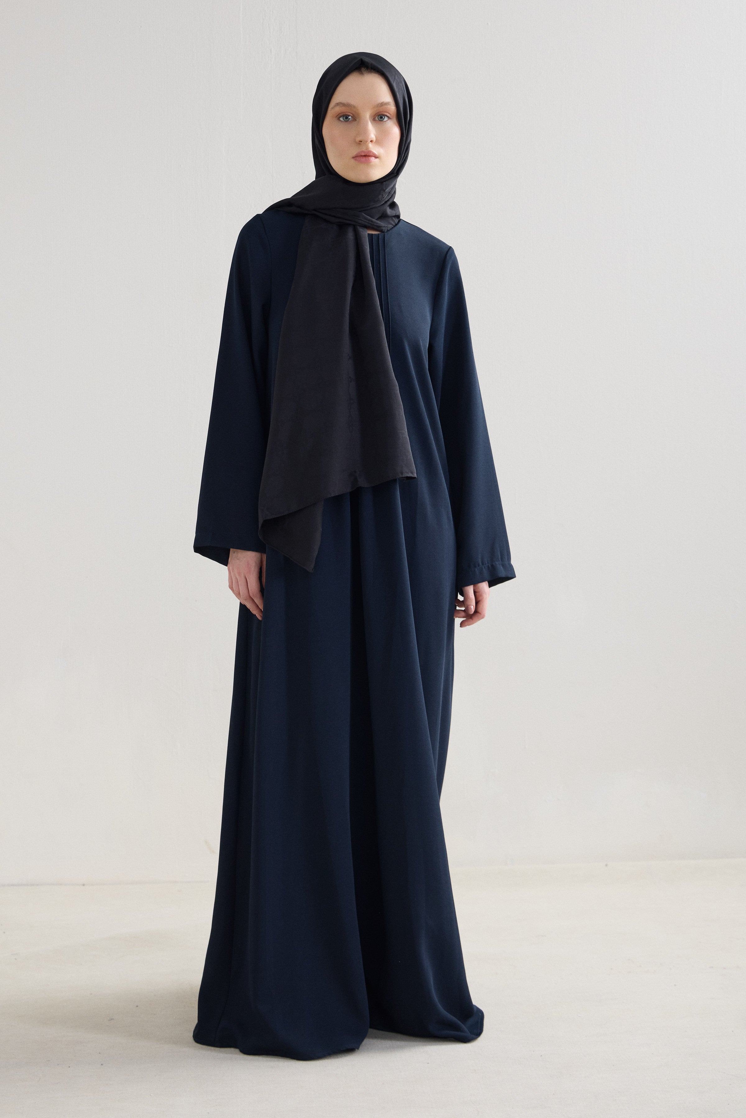 Serene Krep Maxikleid