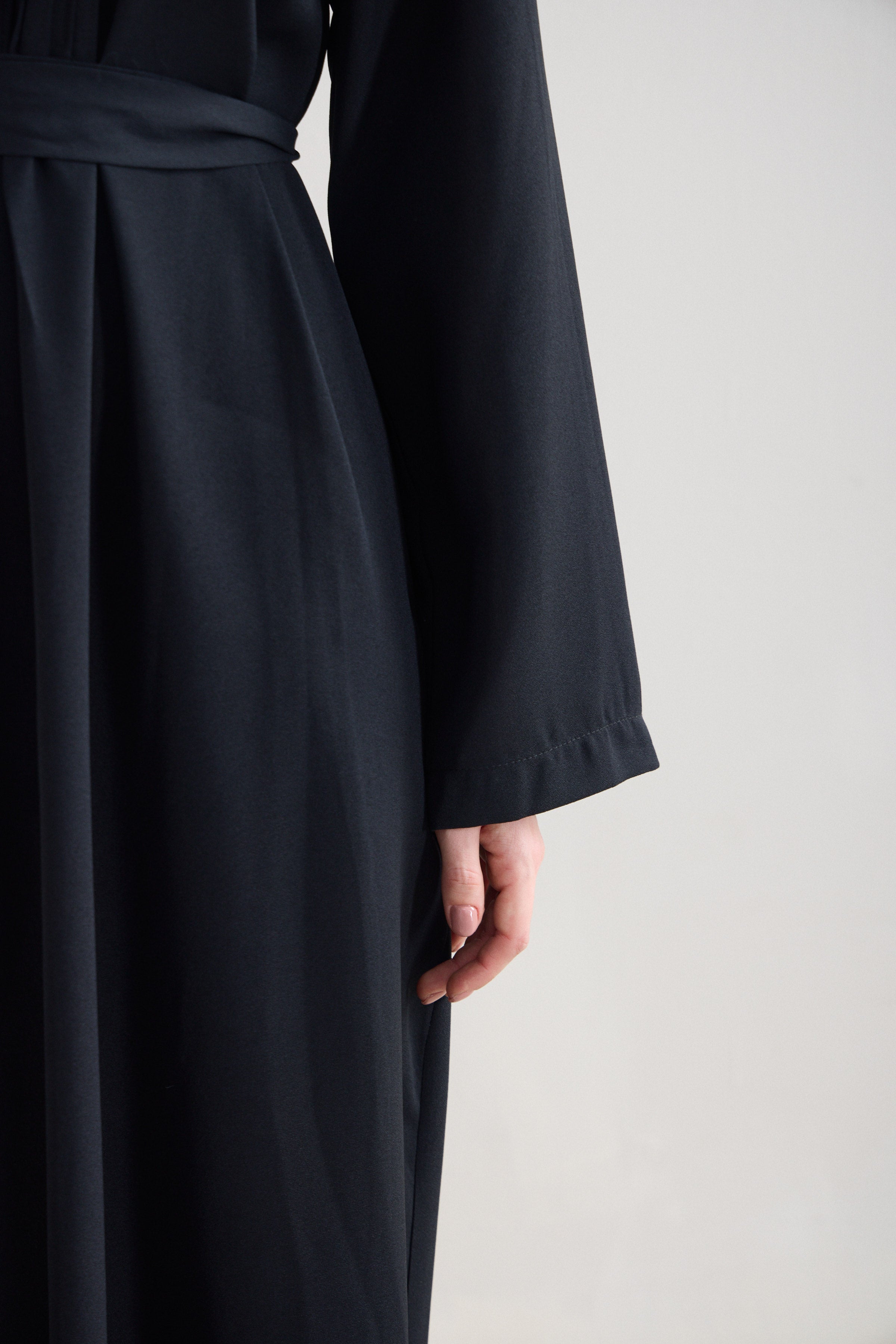 Serene Krep Maxikleid