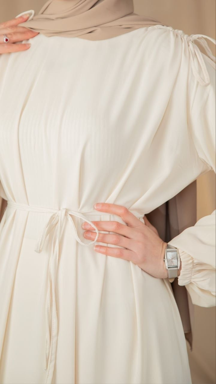 Safiya Medina Zijde Abaya
