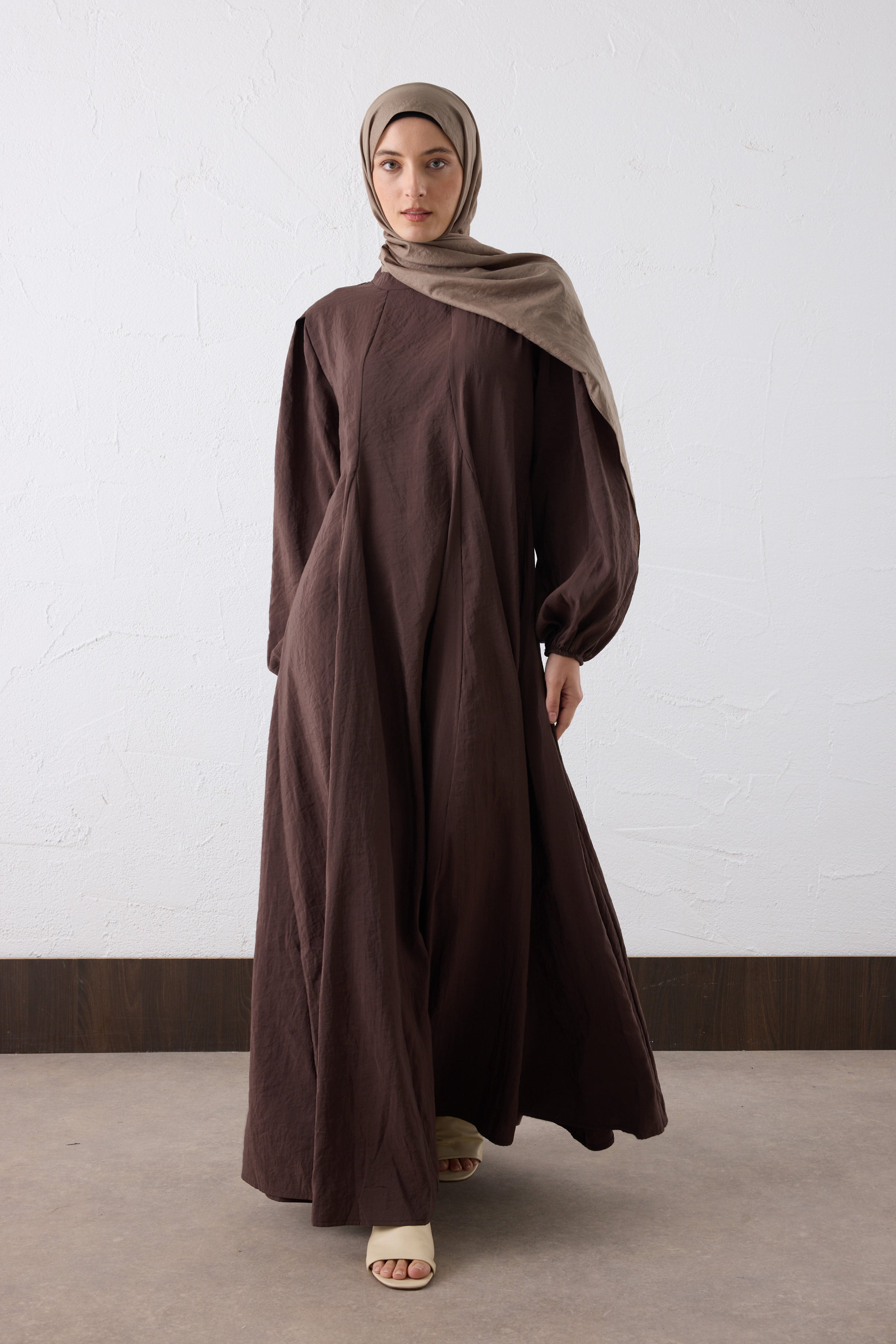 NOURA Crinkle Maxi Kleid