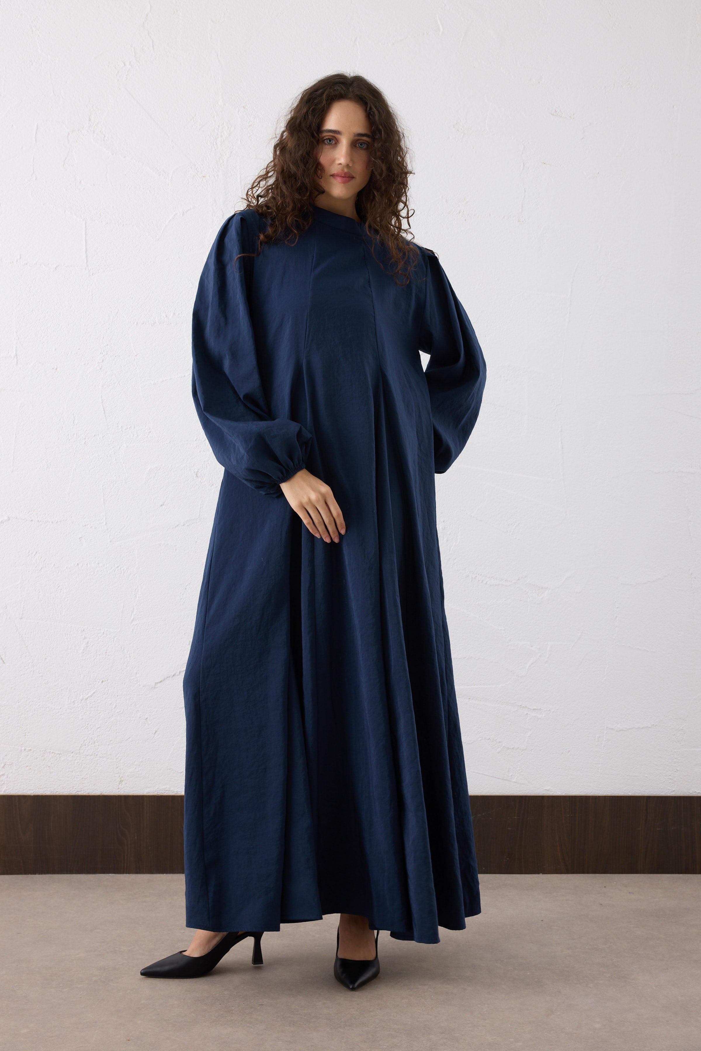 NOURA Crinkle Maxi Kleid