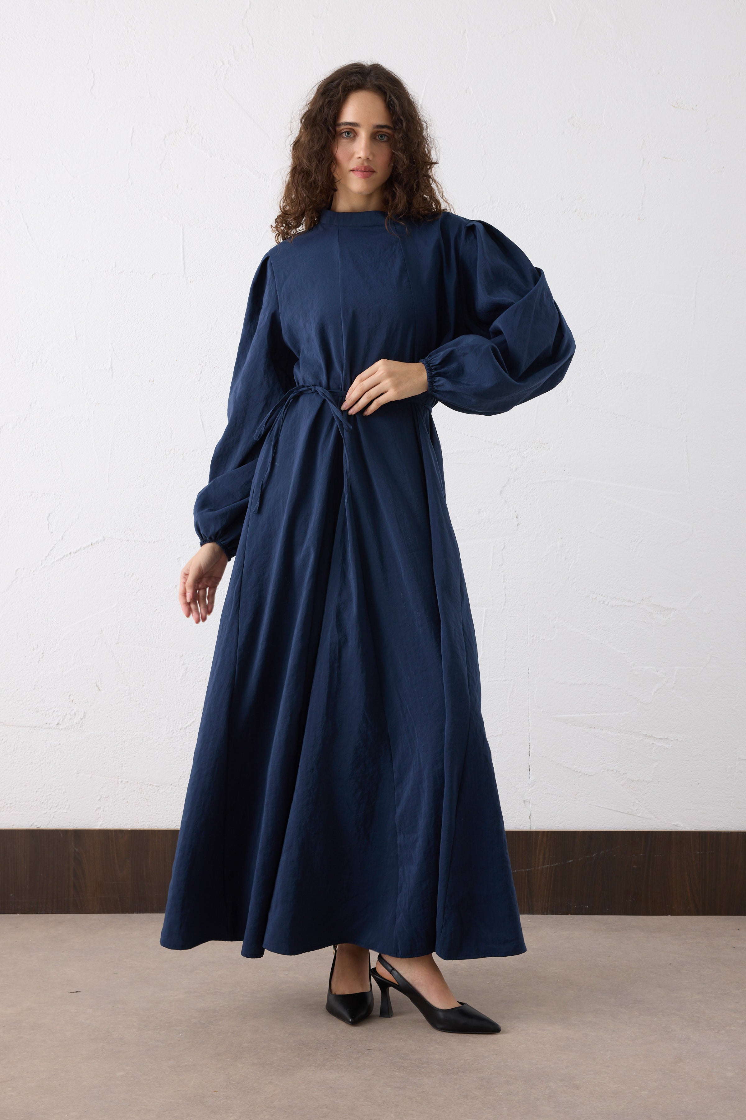 NOURA Crinkle Maxi Kleid