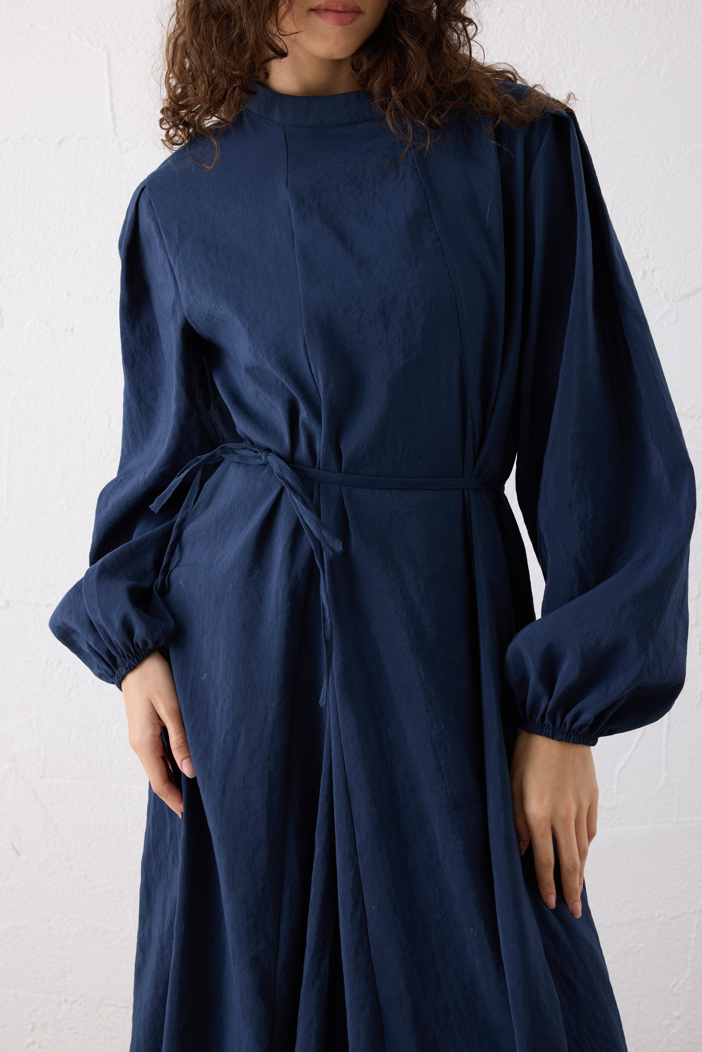NOURA Crinkle Maxi Kleid