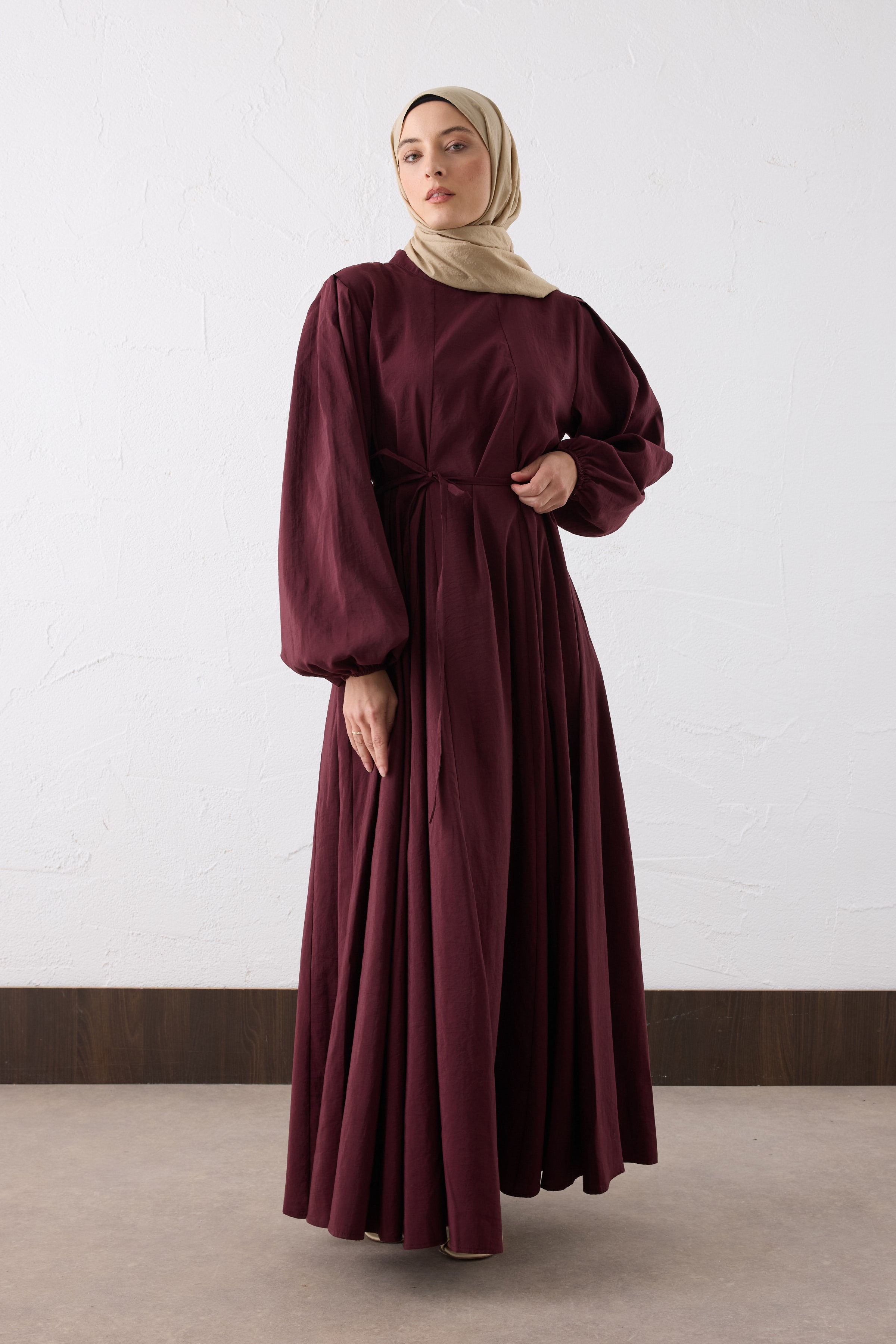 NOURA Crinkle Maxi Kleid