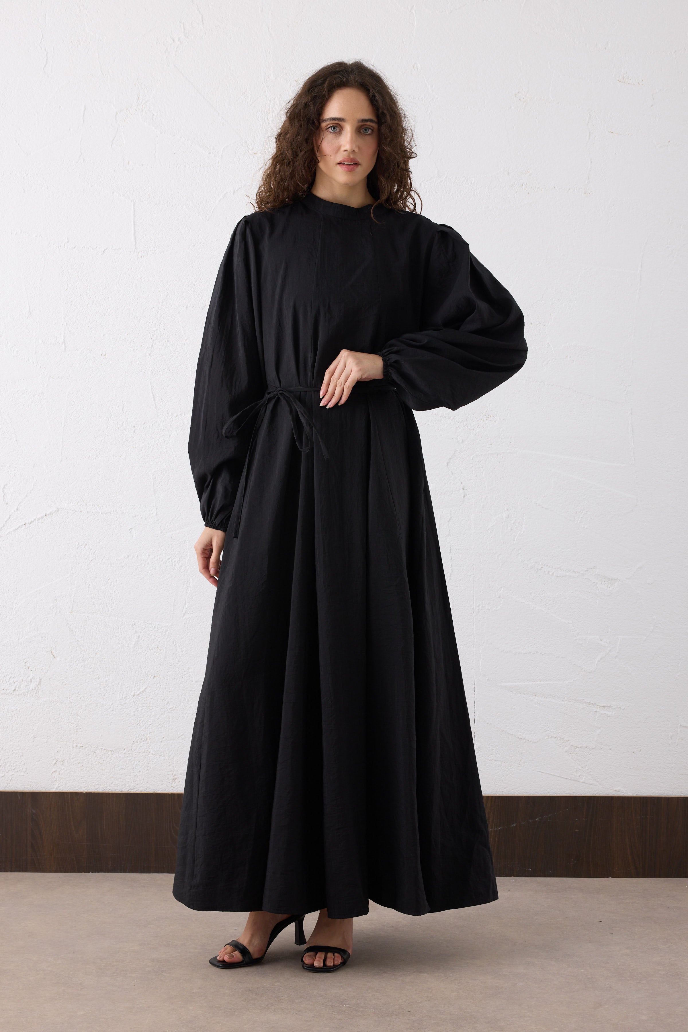 NOURA Crinkle Maxi Kleid