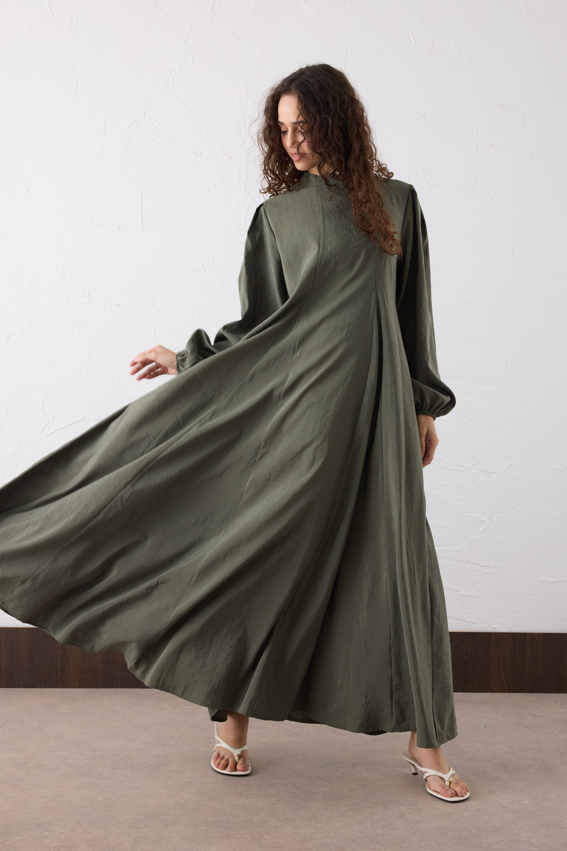 NOURA Crinkle Maxi Kleid