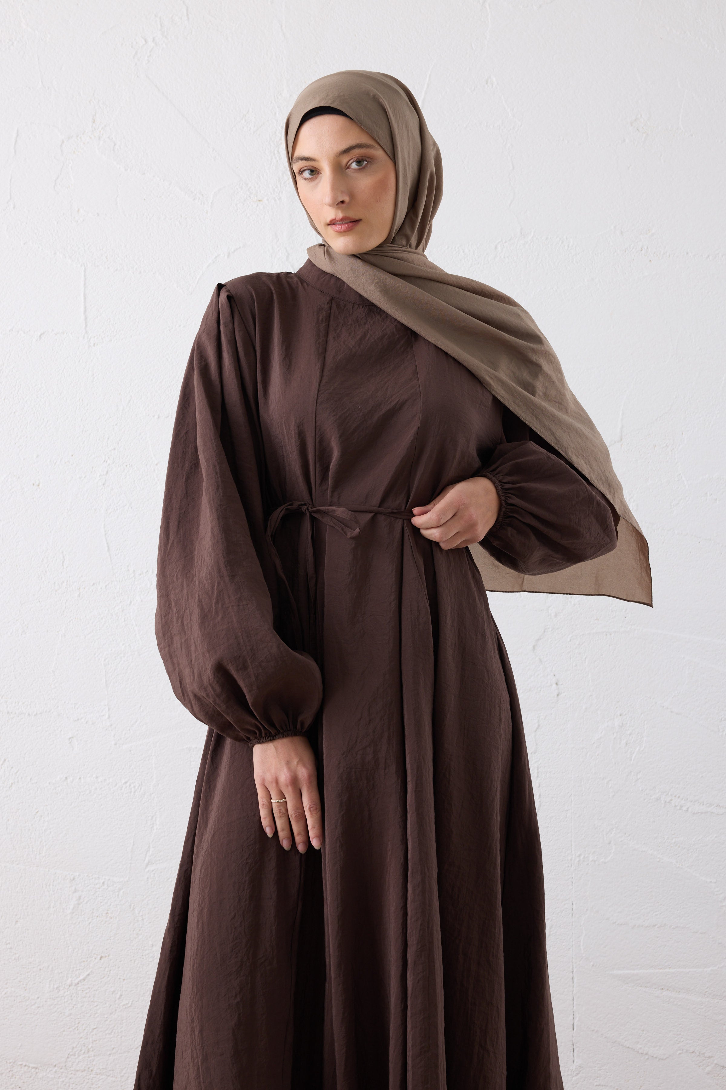 NOURA Crinkle Maxi Kleid