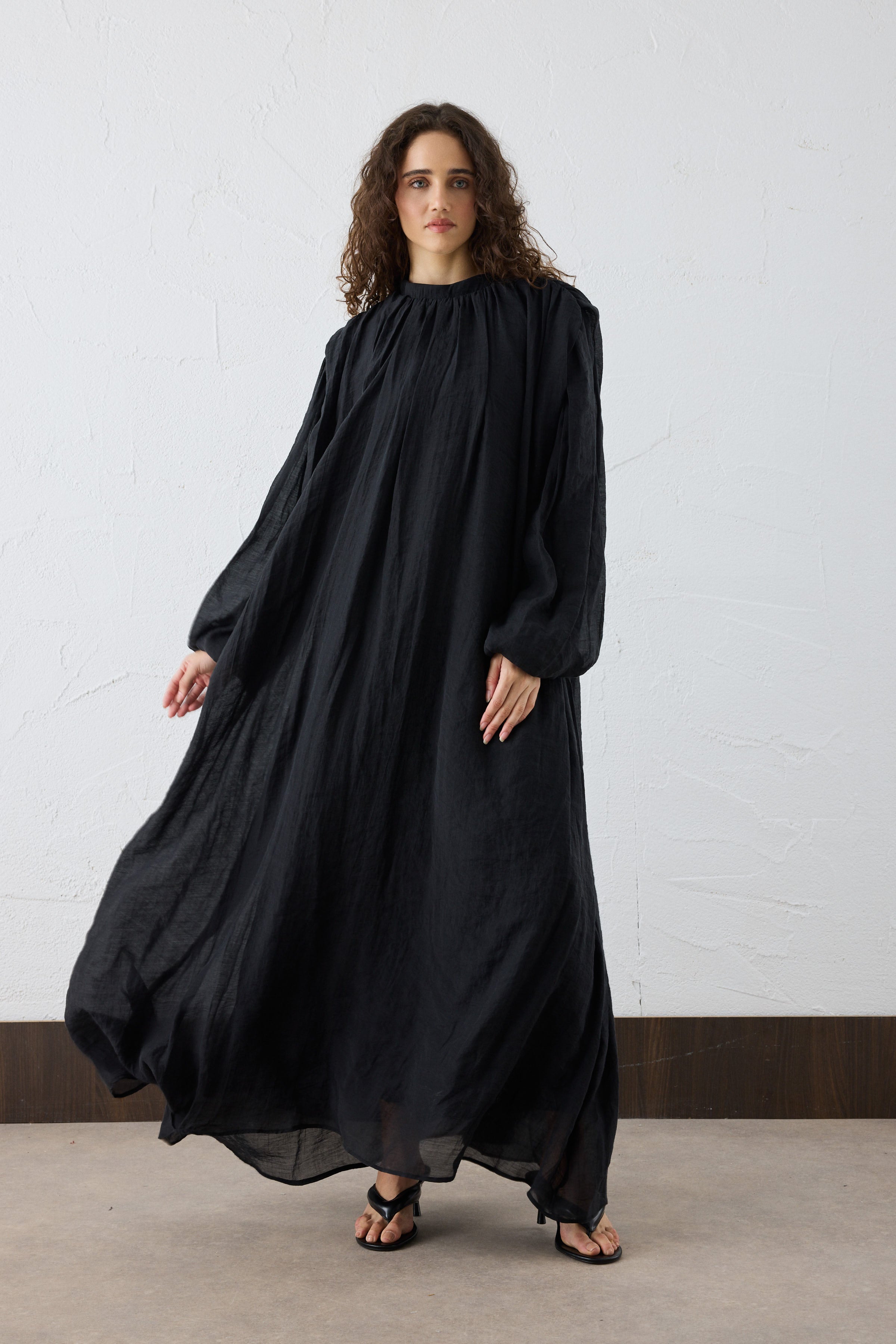 VELORA Crinkle Maxi KLeid