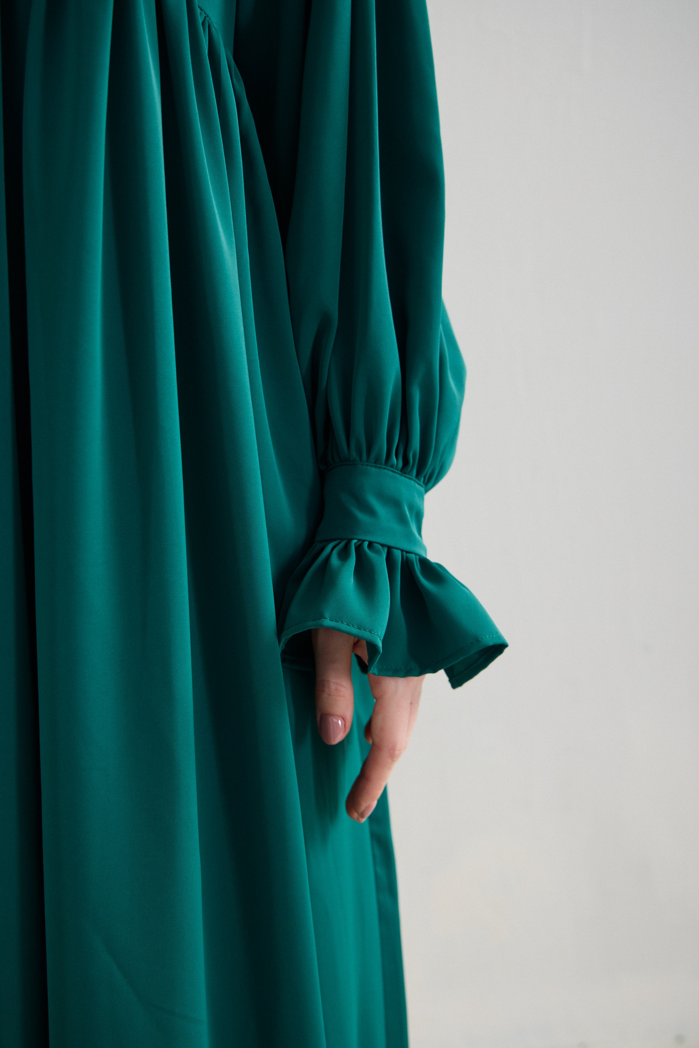Luna Dubai Silk Abaya
