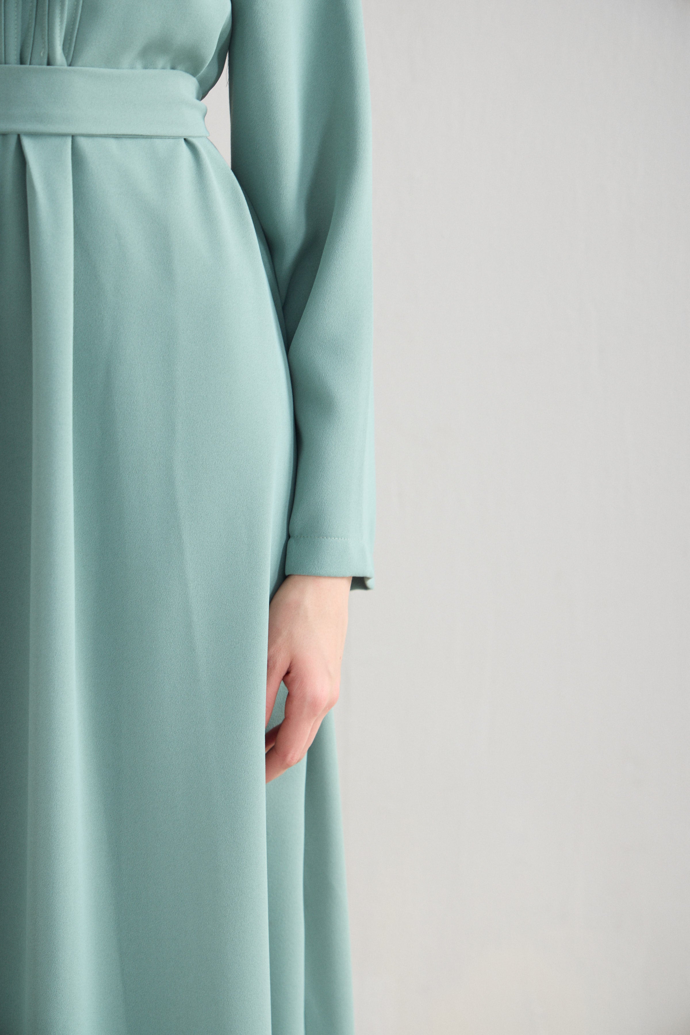 Serene Krep Maxikleid