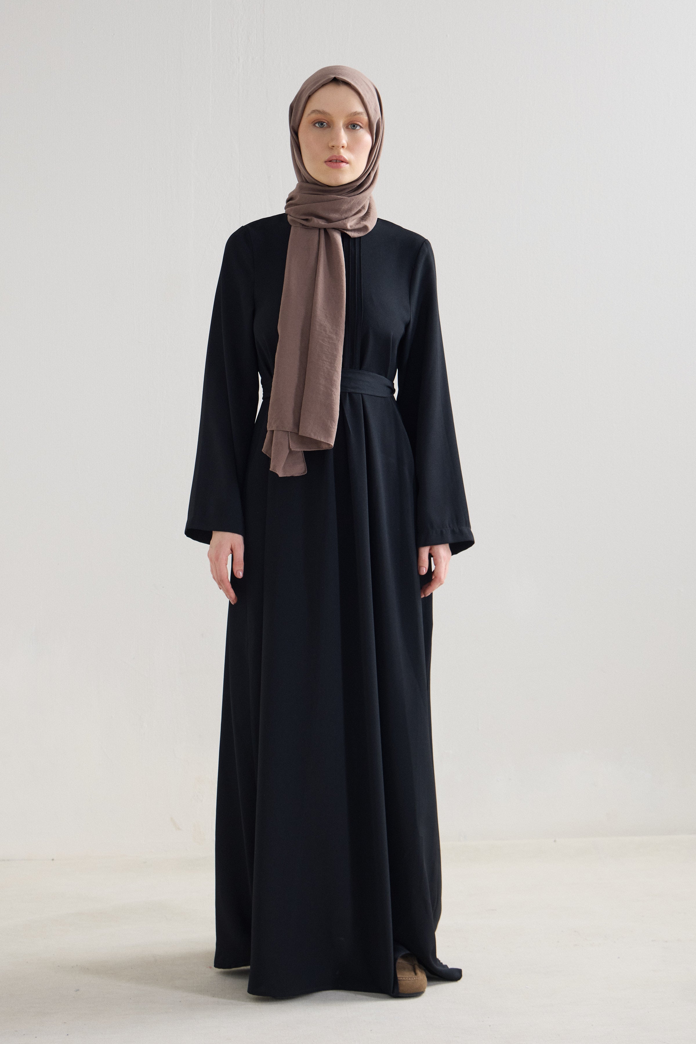 Serene Krep Maxikleid