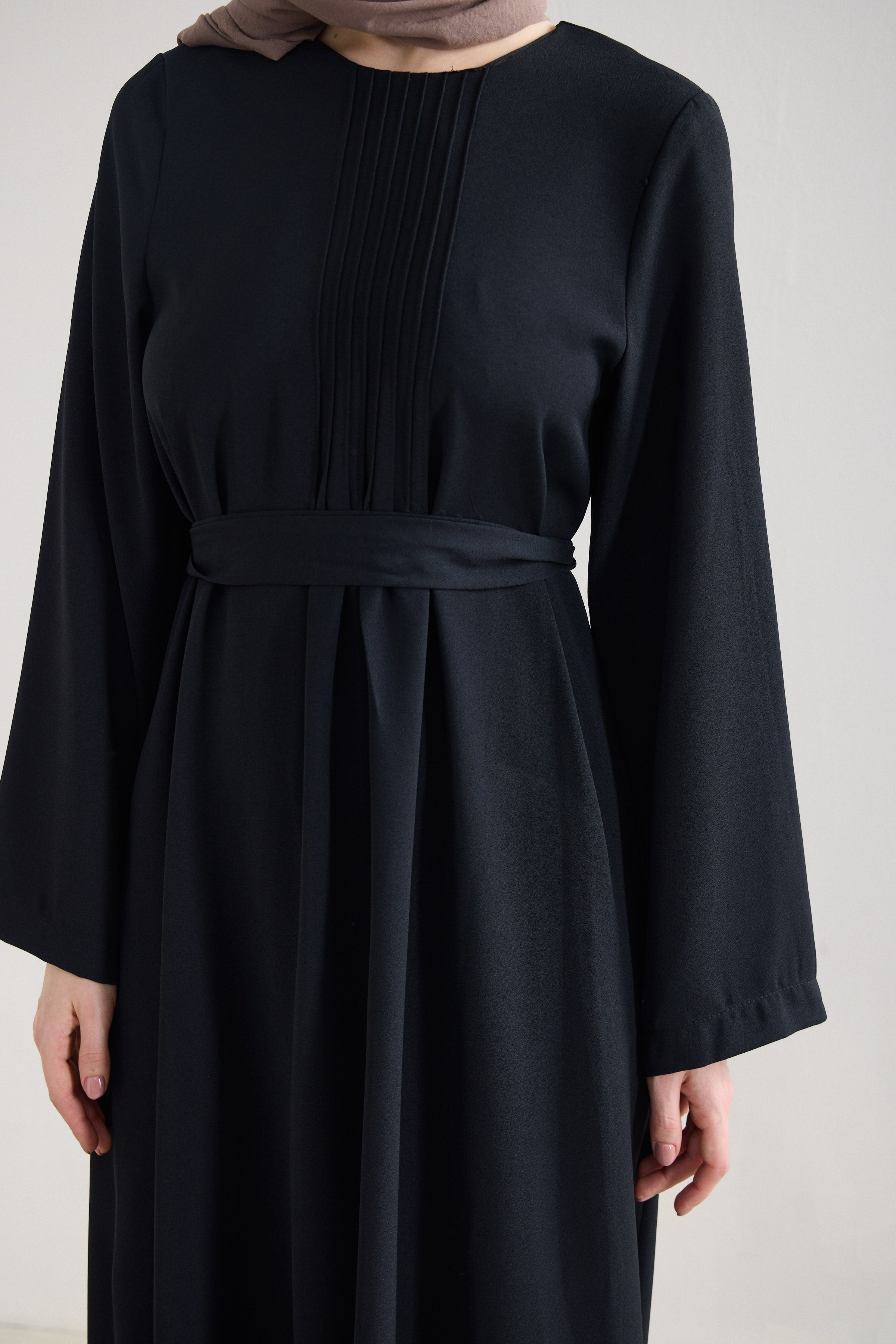 Serene Krep Maxikleid